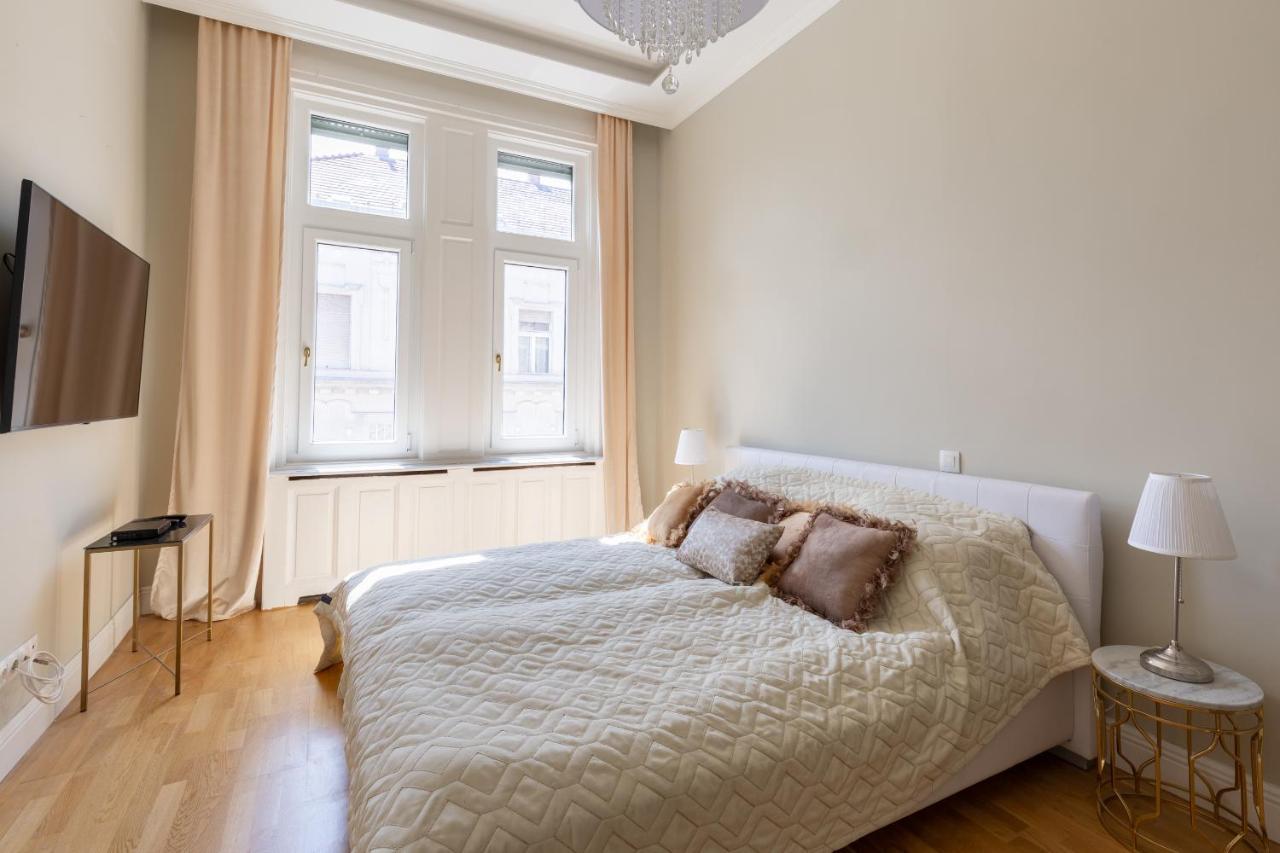 Designer Luxury Home In The Jewish Quarter Budapest Exteriör bild